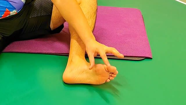 Гимнастика для стоп. Как убрать отёки с ног. Отекают ноги @Shipilov_fit смотреть онлайн