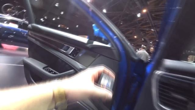 Porsche Panamera Sport Turismo - Full exterior and interior review смотреть онлайн