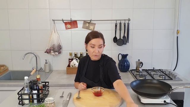 Салат из свеклы с жареным сыром сулугуни и малиновым соусом. Рецепт из ресторана грузинской кухни. смотреть онлайн