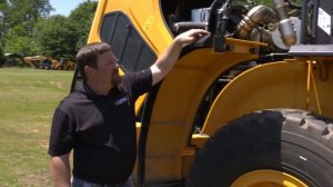 HL955 Walk Around Serviceability