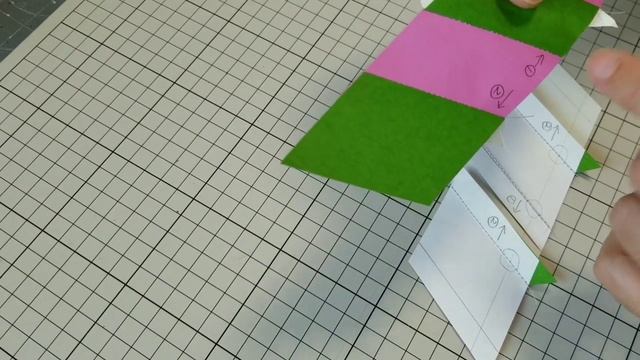 型紙なし! ミシンでひし形を自由につなぐ 短冊から縫う時短パッチワーク