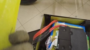 Электромотоцикл R3. Что внутри? Разбираем батарею.