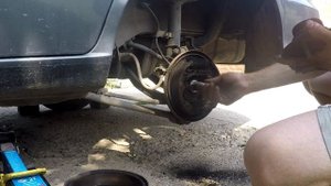 Hyundai Accent - Замена задней ступицы