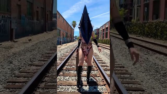 Hello! #pyramidhead #silenthill