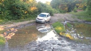 Toyota Витц 4вд через грязь