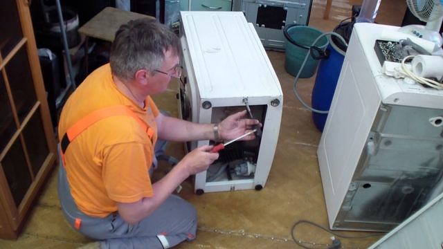 Стиралка со свалки. ATLANT 45У81. Капремонт, полное видео. Часть 3. Сборка. Двигатель, насос, ТЭН. смотреть онлайн