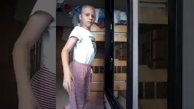 Балет дома . Домашняя тренировка)?