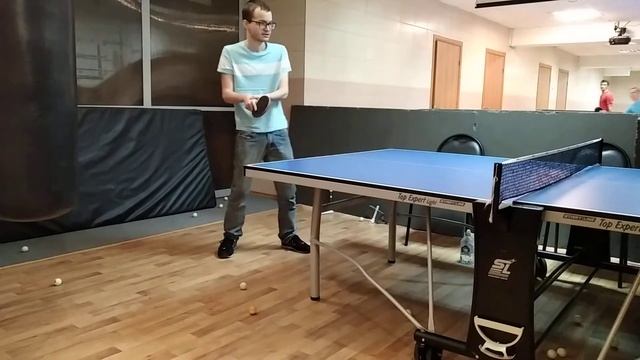 тренировка удара Hugo Calderano