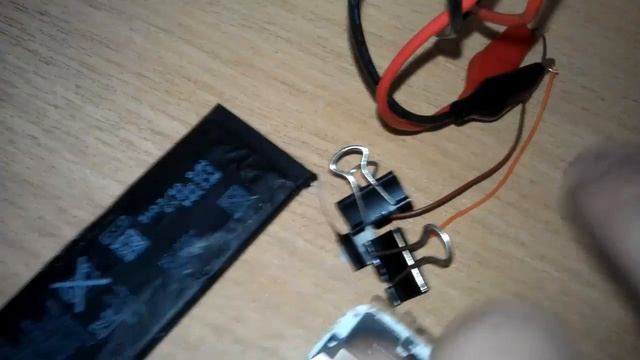 КАК ЗАРЯДИТЬ АККУМУЛЯТОР IPHONE смотреть онлайн