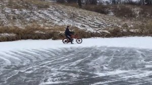 ПОКАТУШКИ ПО ЛЬДУ НА МОПЕДЕ АЛЬФА И КАРПАТЫ
