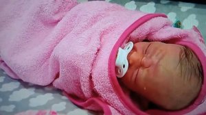 мега крутая кукла ничем не отличается от ребенка