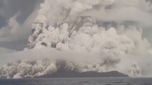 В Тонга произошло извержение подводного вулкана