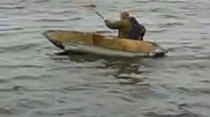 Испытания моей лодки с байдарочным веслом.