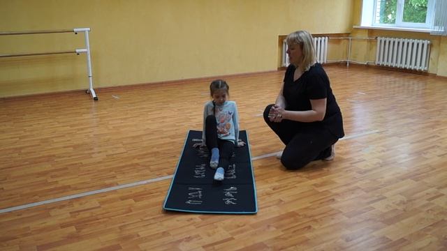 Онлайн видео урок по хореографии " Партерная гимнастика" (Часть 1) от рук. Ивановой И.А