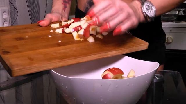 «Вкусный выходной»: готовим правильную шарлотку смотреть онлайн