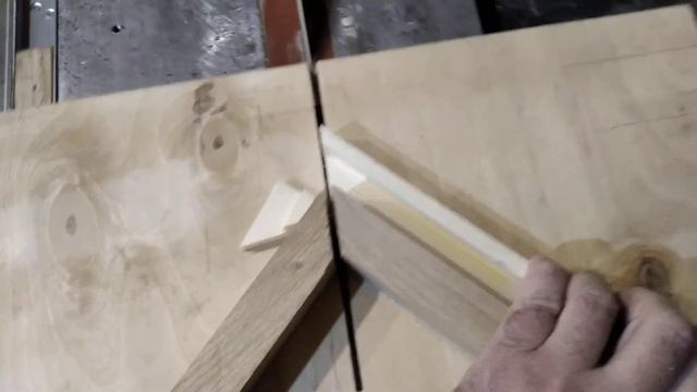 Торцевание заготовок под 45 градусов для обвязки ульев из ЭППС смотреть онлайн