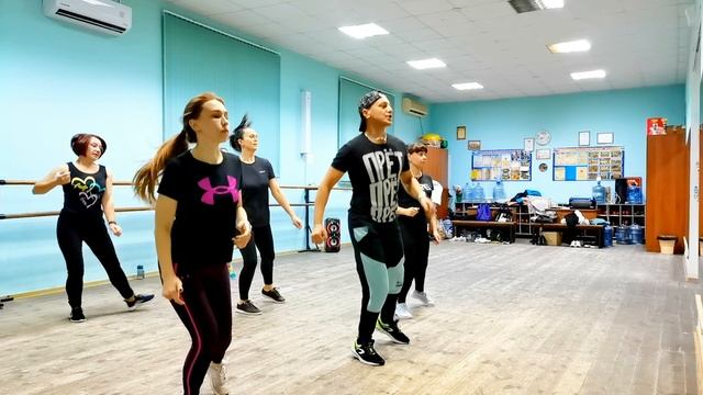 Танцевальная тренировка / зумба  /здоровье и фитнесс / Zumba