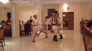 Молдавские танцы на свадьбе. Хора