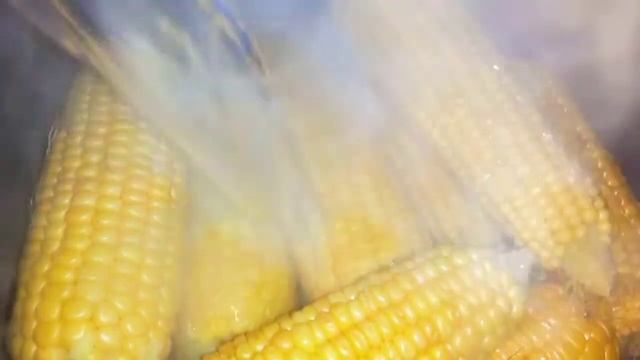 Как правильно варить кукурузу чтобы она была мягкой и сочной?Варим кукурузу с добавлением сахара смотреть онлайн
