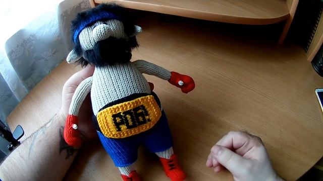 Вязаный Эльф боксер РОБ - игрушка спицами смотреть онлайн