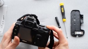 How to fix the Nikon DSLR "Press shutter release button again" error. Works on D40 D60 D3000 D5000
