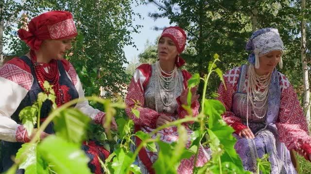 Вьюн над водой караоке со словами текст.