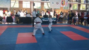 1-Й бой турнир каратэ WKF XVI BLACK SEA CUP 2017 дети 8 лет  29+ Лавриков Герман