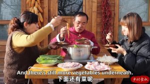 Huge Fish+10 Bullfrogs! Winter Best Hotpot! Stewed in One Pot with Veggies!  | Uncle Rural Gourmet