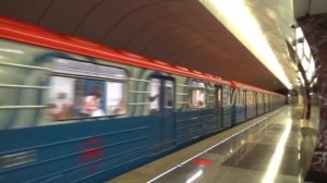 Электропоезд 81-717/714.5 "Московский Транспорт" №11 на станции метро Верхние Лихоборы
