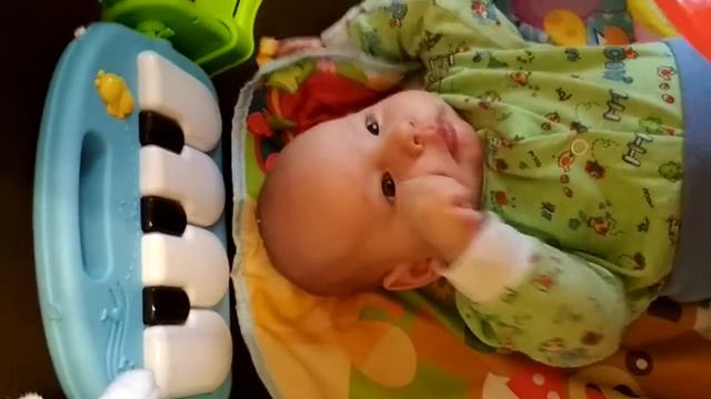 Музыкальный коврик для малышей смотреть онлайн