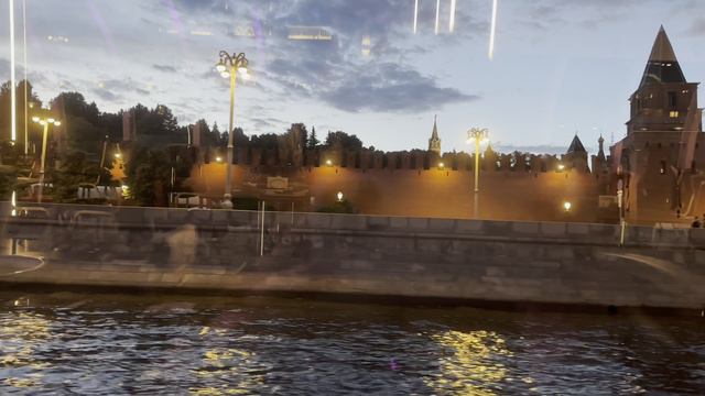 Круиз по Москве-реке смотреть онлайн