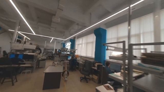 Съемка в гоночного дрона в помещении 
