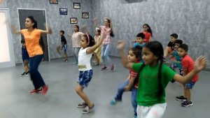 Zumba Kids?? /Easy Steps for children/ Saloni Uzinwal #QadambyVishal