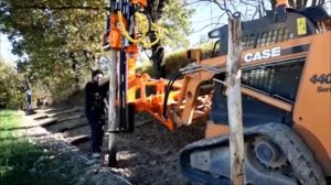 Установка столбов для забора машиной мод  300B.