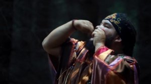 Добрыня Сатин комус в лесу