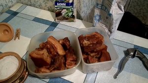 Сало, вареное в луковой шелухе