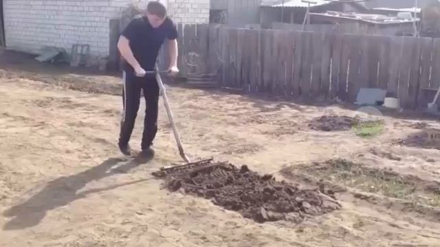 Отличная самоделка дачников, которая в разы упрощает работу на земле