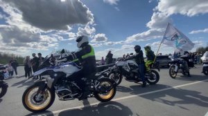 Псковские полицейские обеспечили безопасность при открытии мотосезона 2022