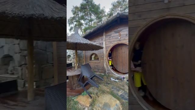 Домики Хоббитов в Олимпосе смотреть онлайн