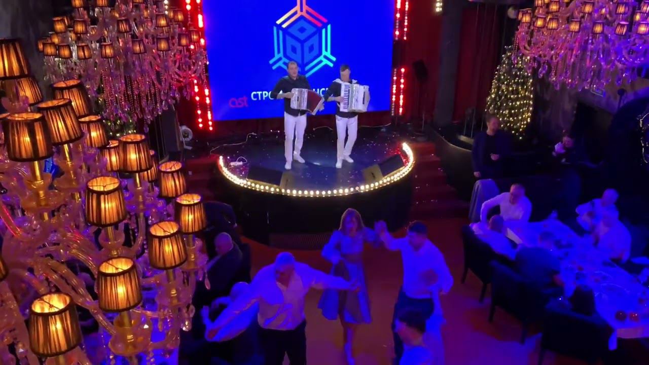 Дуэт Штрихкод. Новогоднее попурри смотреть онлайн