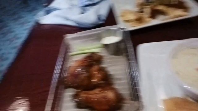 Круиз.Ресторан без скатертей бесплатный.Свинина похожа на шашлык, но пережарена. смотреть онлайн