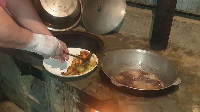 Съедается за раз! РЫБА В КУКУРУЗЕ. Как вкусно приготовить мелкую рыбу? смотреть онлайн