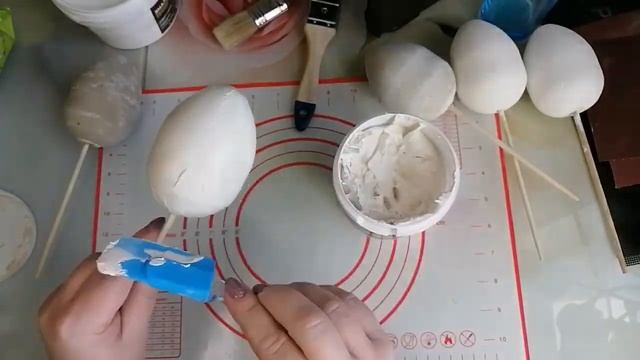 Как выровнить гипсовую или пенопластовую заготовку яйца. Шпаклёвка и грунтовка смотреть онлайн