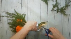 новогодний букет из еловых веток и мандаринов своими руками
