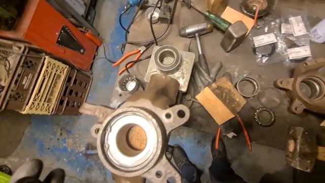 Radlager an der Vorderachse einbauen Subaru Libero смотреть онлайн