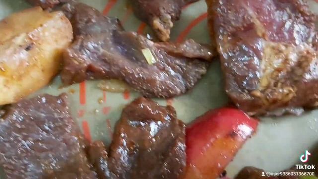 МУЖУ ОЧЕНЬ ПОНРАВИЛОСЬ ЗАПЕЧЕННОЕ МЯСО С ГРУШАМИ. смотреть онлайн