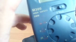 Как пользоваться карманным  тестером (мультиметр)  mastech М300.