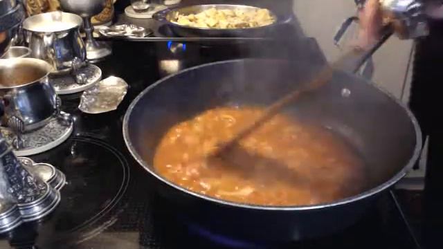 S02 E23 MURCH MAKHANI: Indian Cream Chicken:With Curry Powder GingerOnionGarlicTomato PLemon J