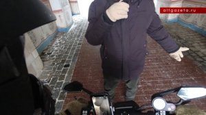 Не подчиняюсь охранникам РПЦ и их хотелкам! Попы обнаглели?