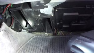 Замена угольного фильтра Mercedes W210 Charcoal filter replacement